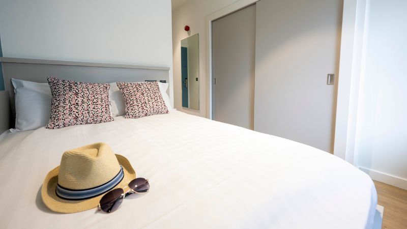 Bedroom Hat Glasses