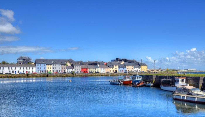 image of the claddagh galway